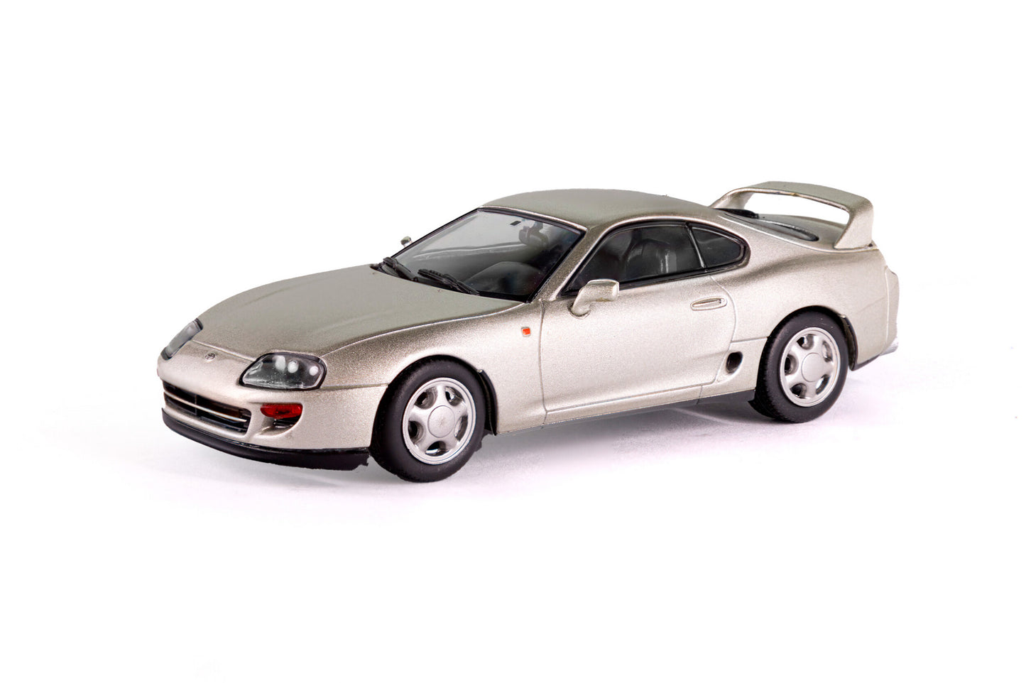 1:43 Toyota Supra MKIV 2JZ Coupe, 2001, sølvmetallic, Solido 4314002